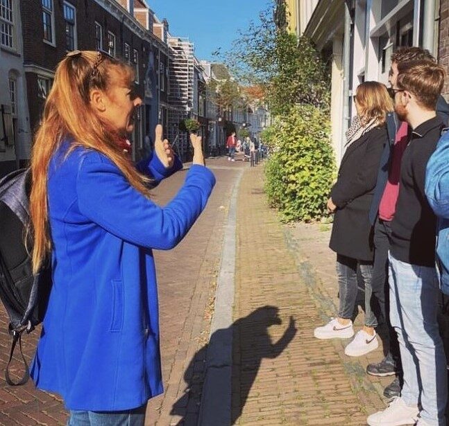 Iris de stadsgids in actie in Utrecht